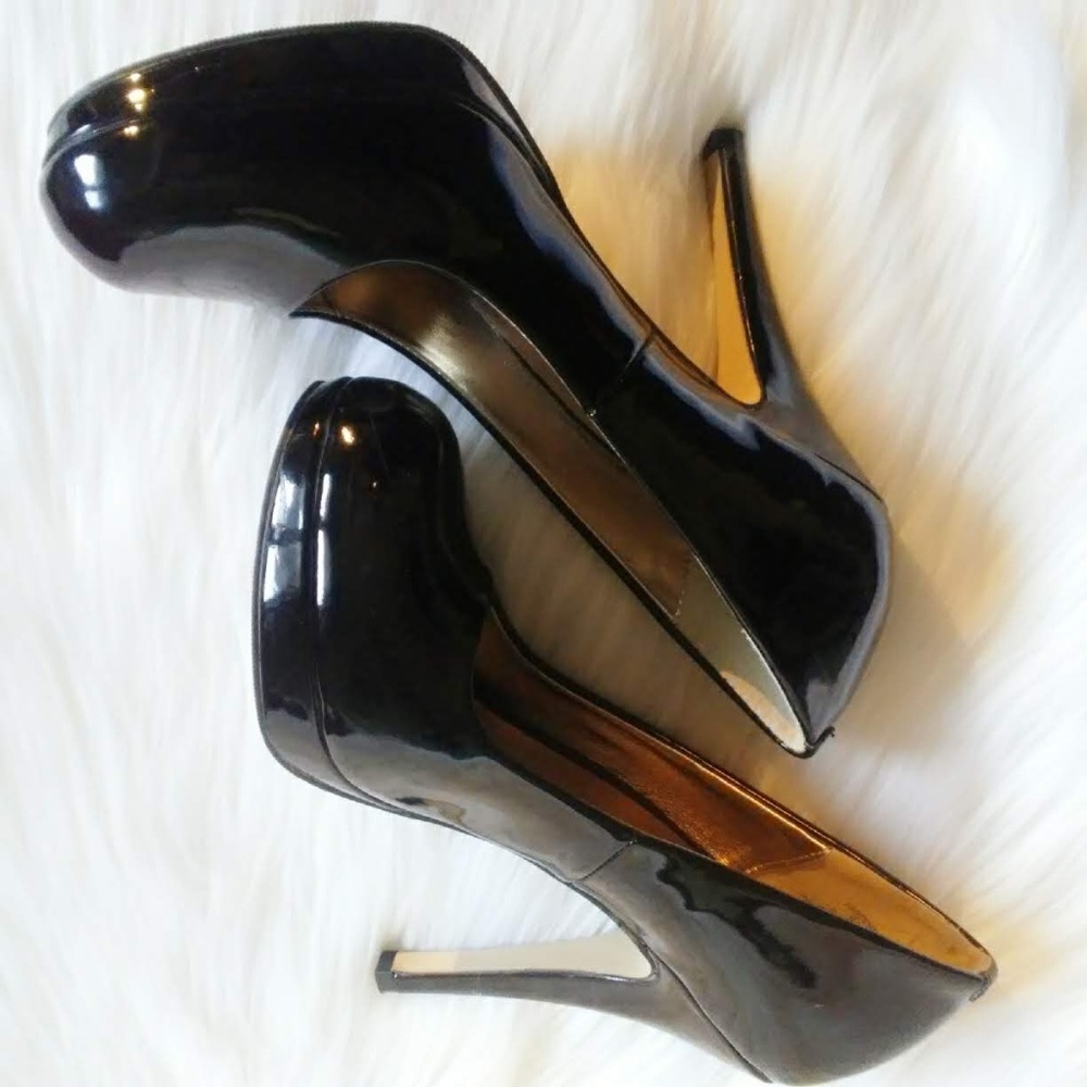 Madden Girl Black Shiny Heels Size 8 1/2